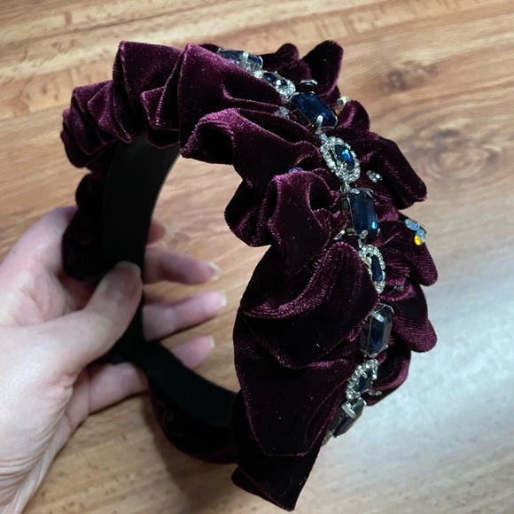 Green Ruffle Embellished Headband - Picture 8 of 9